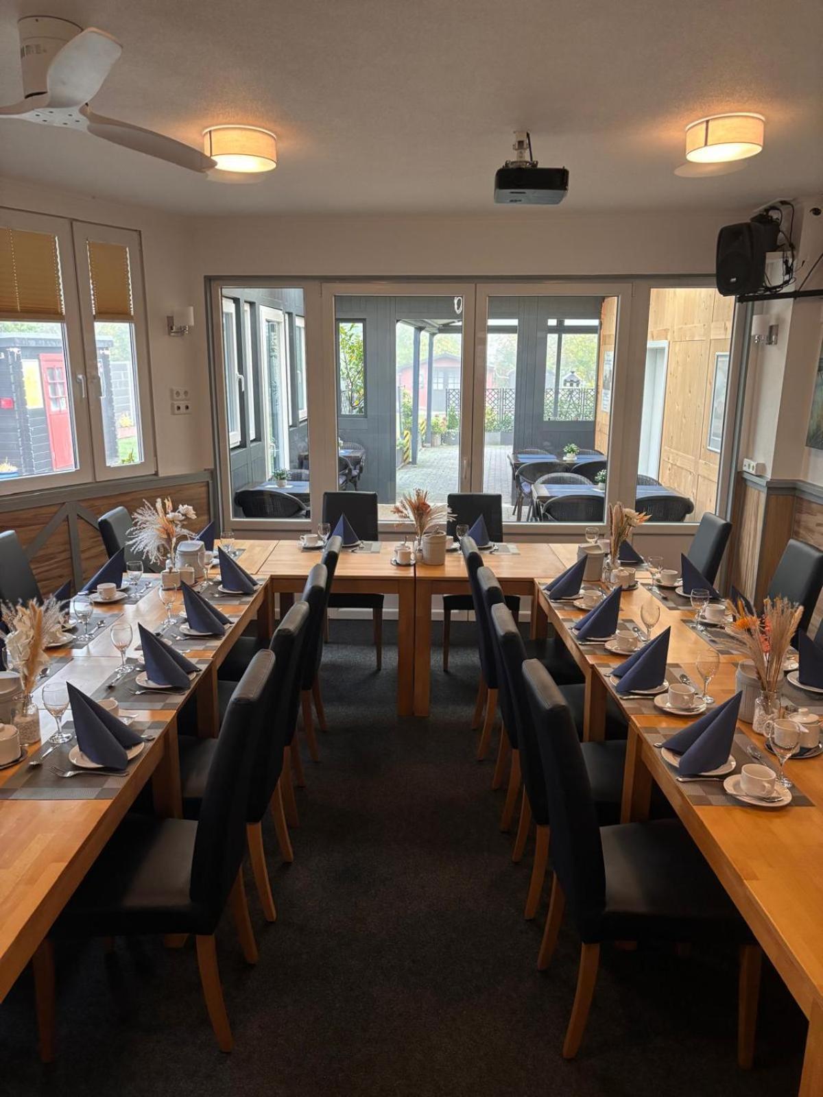 Hotel Restaurant Harrier Hof Brake  Exteriör bild