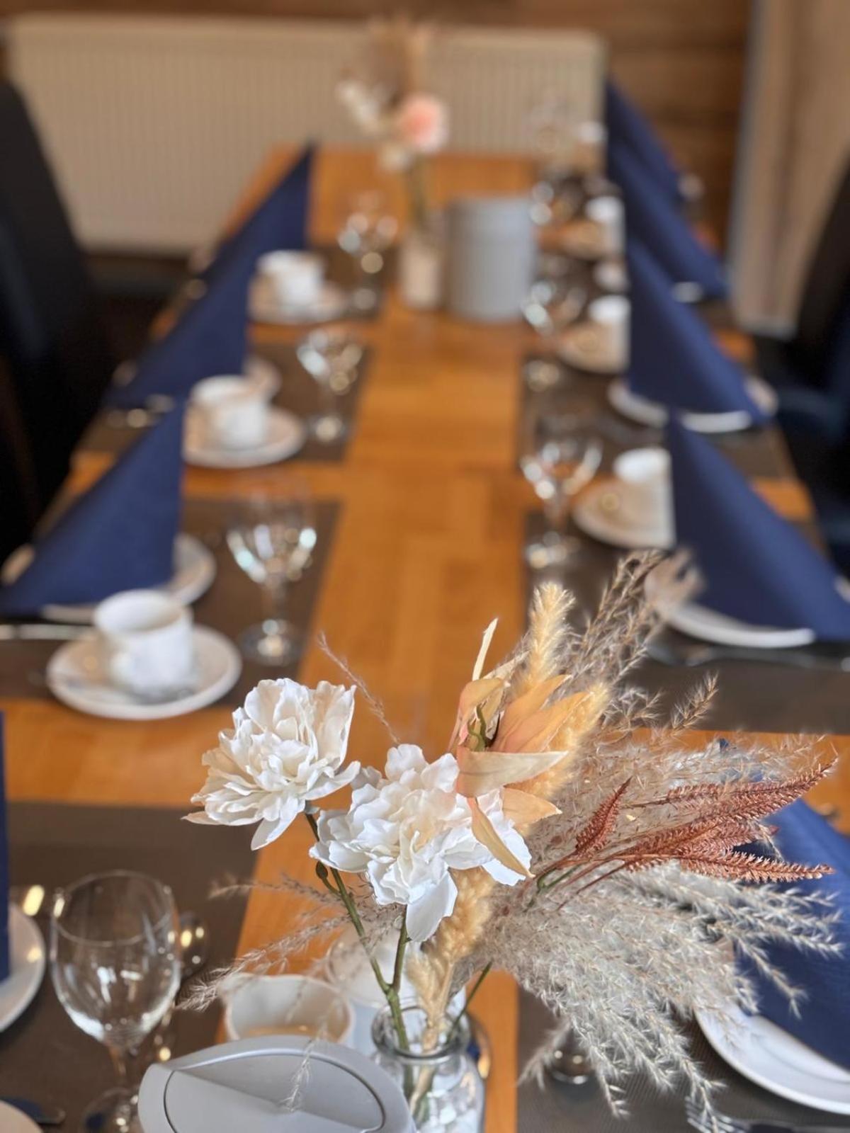 Hotel Restaurant Harrier Hof Brake  Exteriör bild